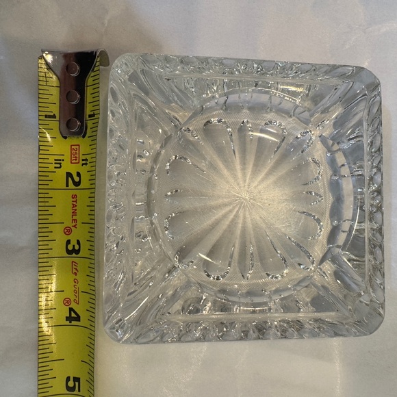 VINTAGE CRYSTAL ASH TRAY Elegant Glass Trinket Dish 4 inches HEAVY - Picture 7 of 8